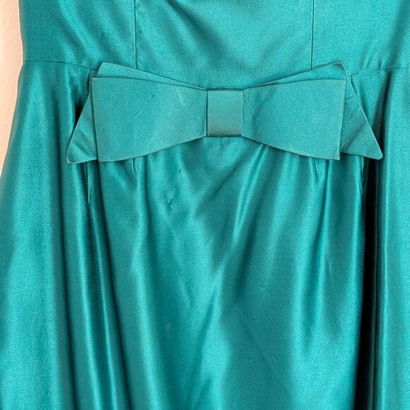 Stunning Emerald Satin Vintage Dress - Picture 5 of 9
